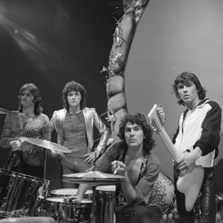 Golden Earring, 1974 рік, зліва направо: Рінус Геррітсен, Баррі Хей, Сезар Зуйдервейк, Джордж Койманс