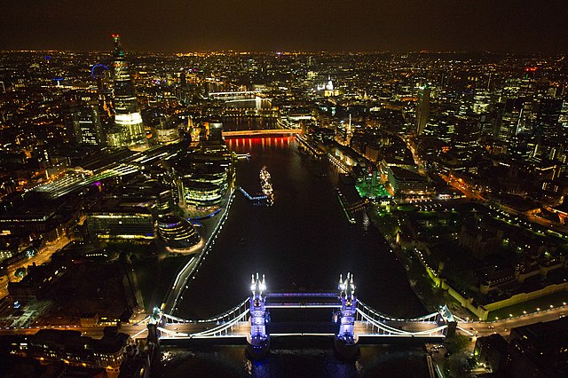 London at Night - Wikipedia
