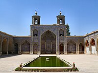 Binnenplaats van de Nasir al Molkmoskee