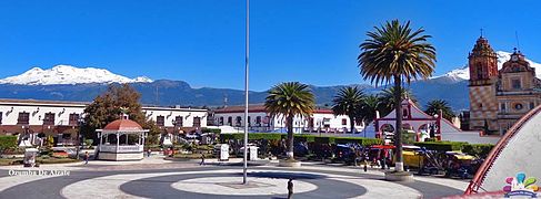 Centro Ozumba, vista de los volcanes Iztaccíhuatl y Popocatépetl