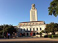 O edificio principal da Universidade de Texas en Austin