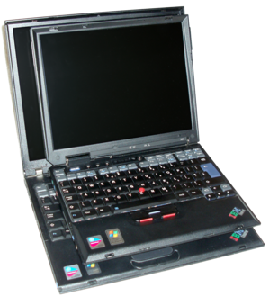 An ultraportable IBM X۳۱ with ۱۲" screen on an IBM T۴۳ Thin & Light laptop with a ۱۴" screen