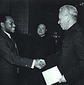 1964-03 1964年 肯尼亚首任驻华大使亨利·恩齐奥卡·穆利向刘少奇递交国书