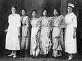 Anna Isabel Fox, four students, and Florence Fox