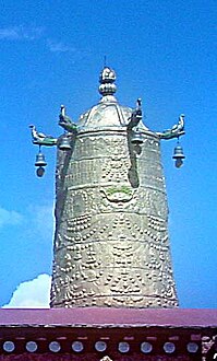 Dhvaja, dak met windklokken van klooster Jokhang, Tibet