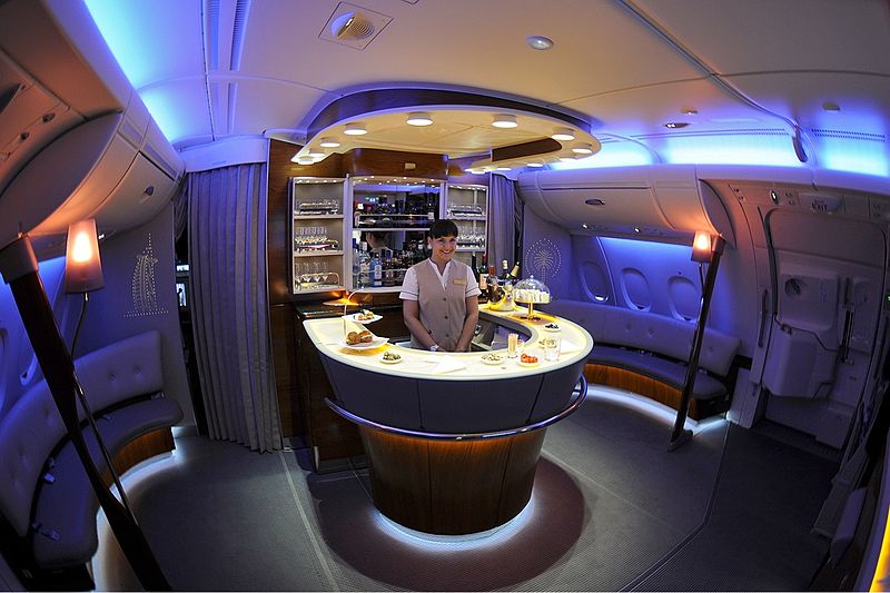 File:Emirates Airbus A380-861 onboard bar Iwelumo.jpg