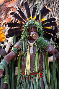 Índios Enawenê-Nawê durante celebração do Yaokwa