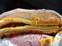 Огромный сэндвич с омлетом unwrapped.jpg