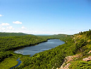 300px-FullLakeOfTheClouds.JPG