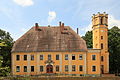 Schloss, zwei Wirtschaftsgebäude sowie Gewächshaus im Park (Einzeldenkmale zu ID-Nr. 09303085)