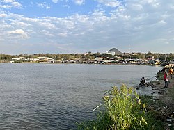 Homa Bay Skyline fotografiert von einem Pier im Lake Victoria, 2023