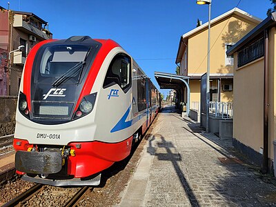 L'autotreno FCE DMU 001 alla stazione di Misterbianco, 11 maggio 2023.