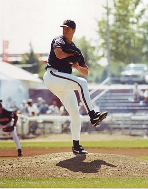 English: Jim Abbott pitching during a 1998 Cal...
