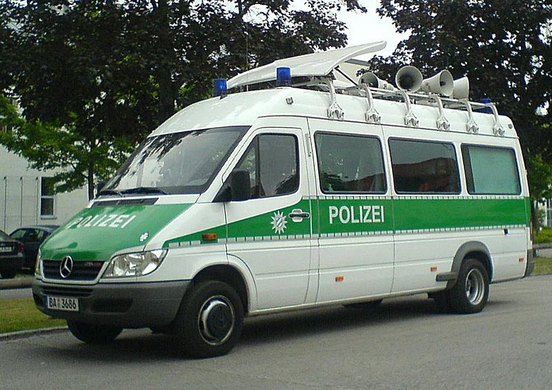 le:Lautsprecherkraftwagen-Bayerische Polizei.