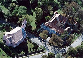 Kerk en statig huis in Mihályi