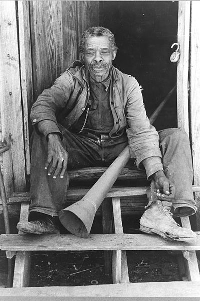 File:Old Freedman with old slave horn Texas 1939.jpg