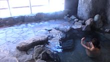 File:Onsen-rotenburo-winter2014.ogv