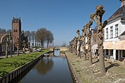 Vue sur la ville du pont Dubbelstraat-Koestraat avec l'église Saint-Frédéric