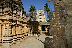 సోమేశ్వర ఆలయం, 14 వ శతాబ్దపు విజయనగర శైలి