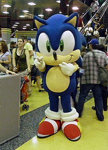 WW Chicago 2011 - Sonic the Hedgehog (8168360292).jpg