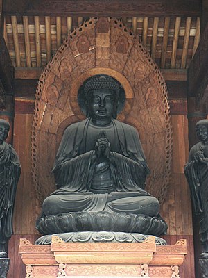 English: Buddhist statue inside a Temple in Xi'an