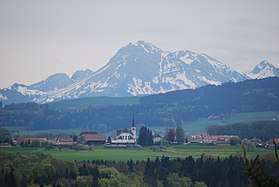 Vue du Vanil Blanc (sommet le plus à gauche), de la dent de Lys, du Moléson (au centre) et de Teysachaux.