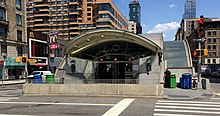 Completed new head house on the Broadway median between 95th and 96th Streets 96th Street - Stationhouse.jpg