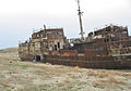 Eski Aral Gölü'nde terk edilmiş gemiler.