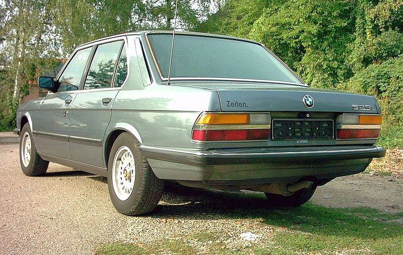 File:BMW 525i E28 02.jpg