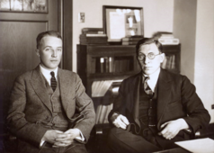 C. H. Best, és a Nobel-díjas Frederick Banting, a cukorbetegséget gyógykezelő inzulin felfedezői