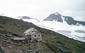 Defreggerhaus und unterer Teil des Mullwitzkees, das Zettalunitzkees