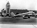 Un Douglas DC-1 à l'aéroport en 1933.