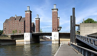 Schwanentorbrücke