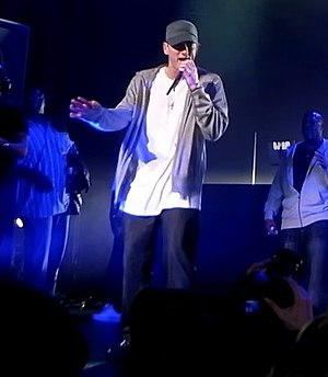 Eminem performing at the DJ hero party with D1...
