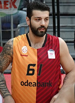 Мужской баскетбол Göksenin Köksal Fenerbahçe - мужской баскетбол Galatasaray TSL 20180304.jpg