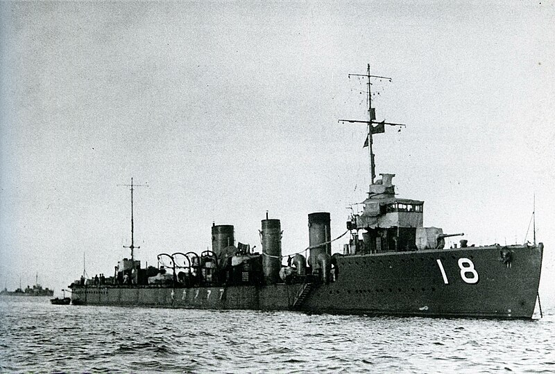 File:Japanese destroyer Amatsukaze in Showa 2.jpg