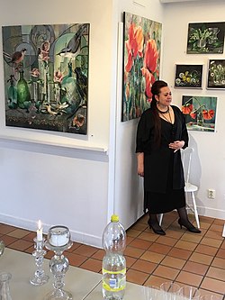 Margarita Sturesson på sin egna konstutställning 'Inspiration' på Galleri Cupé, Västervik, oktober 2017