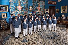 Photo du chœur dans une salle du palais de Monaco