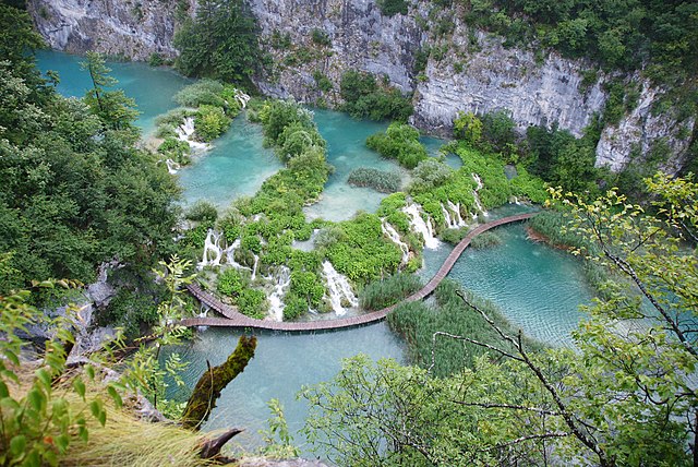 File:Plitvice2-2008-arjlover.jpg