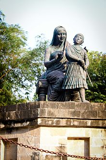 Raje Shivaji with mother Jijamata.jpg