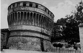 Torrione e Rocca. Prima metà del Novecento. Fototeca Comune di Cagli