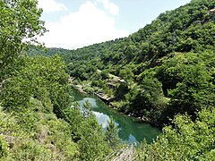 La partie supérieure de la retenue de la Jourdanie au Truel, en aval du barrage du Truel.