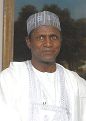 Umaru Yar'Adua won de presidentsverkiezingen met bijna 70% van de stemmen