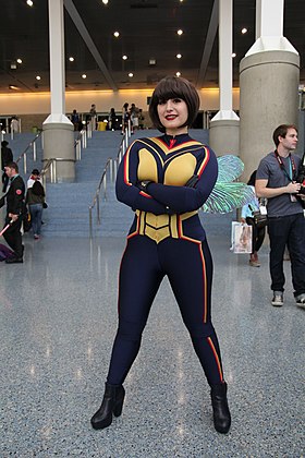 Cosplay de Hope Van Dyne en tant que l'Guêpe