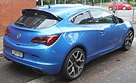 Opel Astra J OPC hátulja