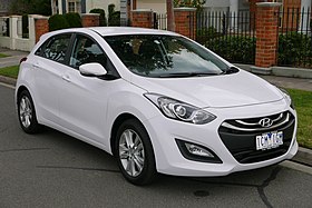 2014 Hyundai i30 (GD2 MY14) Trophy 5-door hatchback (2015-07-24) 01.jpg