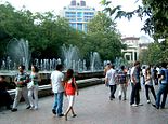 عکس گرفته شده از میدان فانتین در سال ۲۰۰۸، قبل از بازسازی
