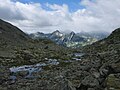 Mot vest frå Bocchetta di Curciusa; ein kan sjå fjella vest for San Bernardinopasset, inkludert Piz Pian Grand.