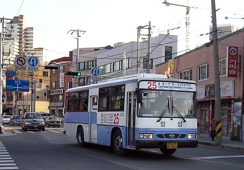 800px-Busan_City_Bus_25.jpg