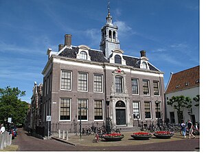 voormalig raadhuis in Edam (km 6)